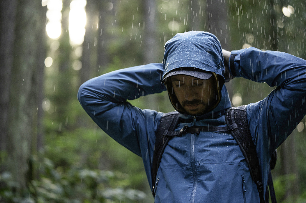 科学登山健身指导 | 如何选择适合自己的冲锋衣 - 第7张