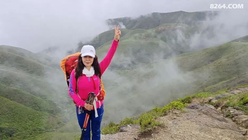 女子单人五一重装武功山全穿，狂风暴雨，云海奔涌，杜鹃娇艳，这景色绝了 - 第24张