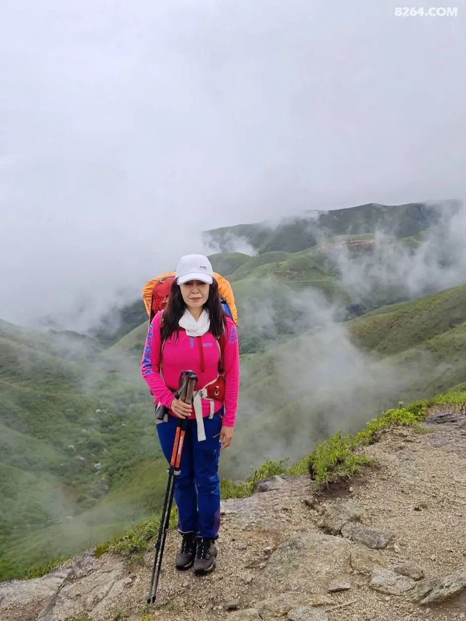 女子单人五一重装武功山全穿，狂风暴雨，云海奔涌，杜鹃娇艳，这景色绝了 - 第25张