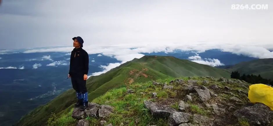 女子单人五一重装武功山全穿，狂风暴雨，云海奔涌，杜鹃娇艳，这景色绝了 - 第45张