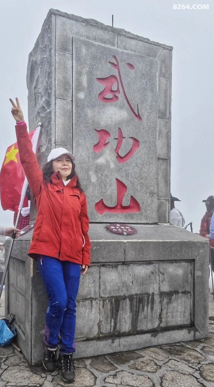 女子单人五一重装武功山全穿，狂风暴雨，云海奔涌，杜鹃娇艳，这景色绝了 - 第53张