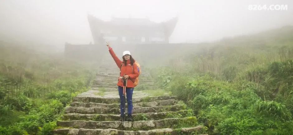 女子单人五一重装武功山全穿，狂风暴雨，云海奔涌，杜鹃娇艳，这景色绝了 - 第56张