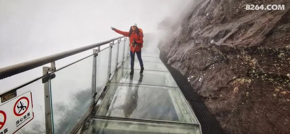 女子单人五一重装武功山全穿，狂风暴雨，云海奔涌，杜鹃娇艳，这景色绝了 - 第63张