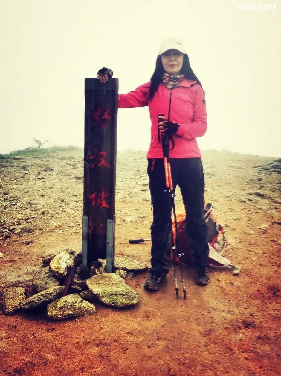 女子单人五一重装武功山全穿，狂风暴雨，云海奔涌，杜鹃娇艳，这景色绝了 - 第84张