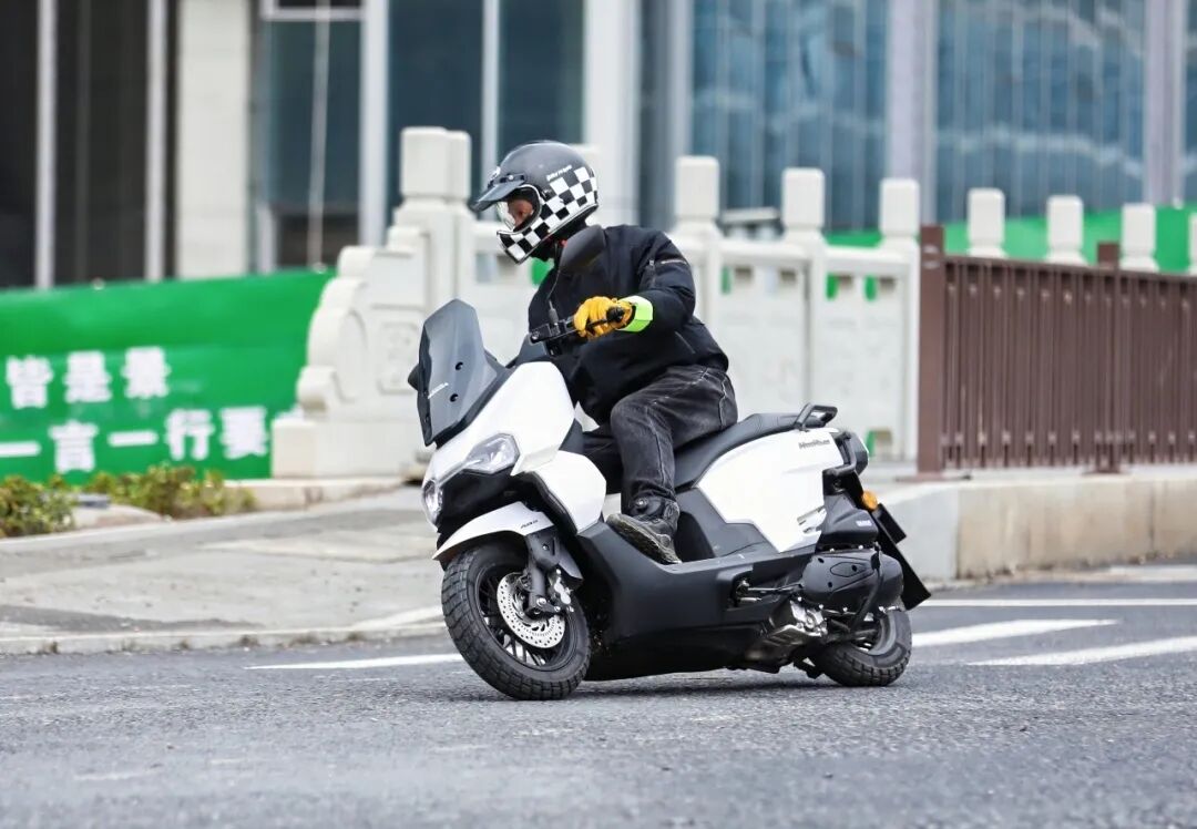 125水冷踏板，五羊本田HooRide上市，售价12980元起，还有NWG150新款 - 第23张