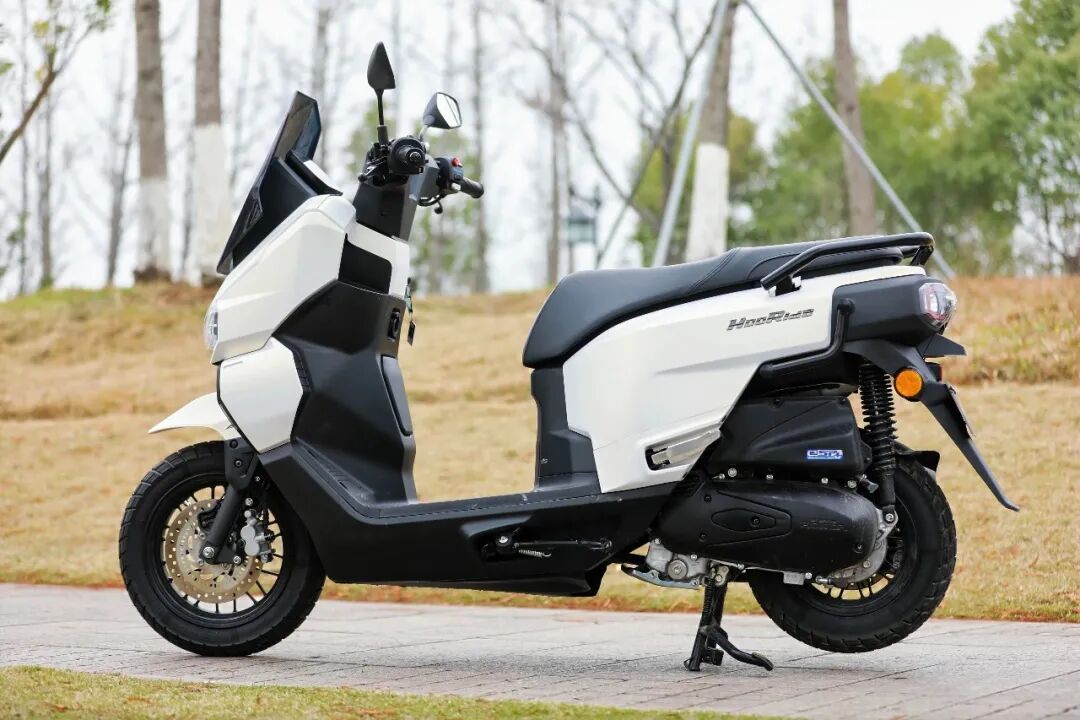 125水冷踏板，五羊本田HooRide上市，售价12980元起，还有NWG150新款 - 第5张