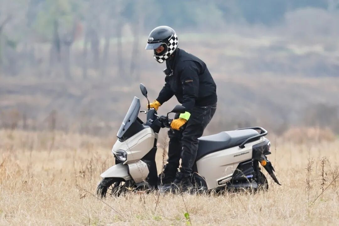 125水冷踏板，五羊本田HooRide上市，售价12980元起，还有NWG150新款 - 第24张