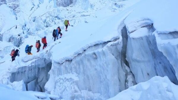 迟来的道谢，珠峰海拔8000米获救之后，对公众而言，这是一个迟到的感谢，而对凯途高山和凯途珠峰2023年登山队队员刘女士来说，这是一场不会结束的感激。